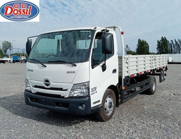 Hino XZU 817 camión caja abierta nuevo