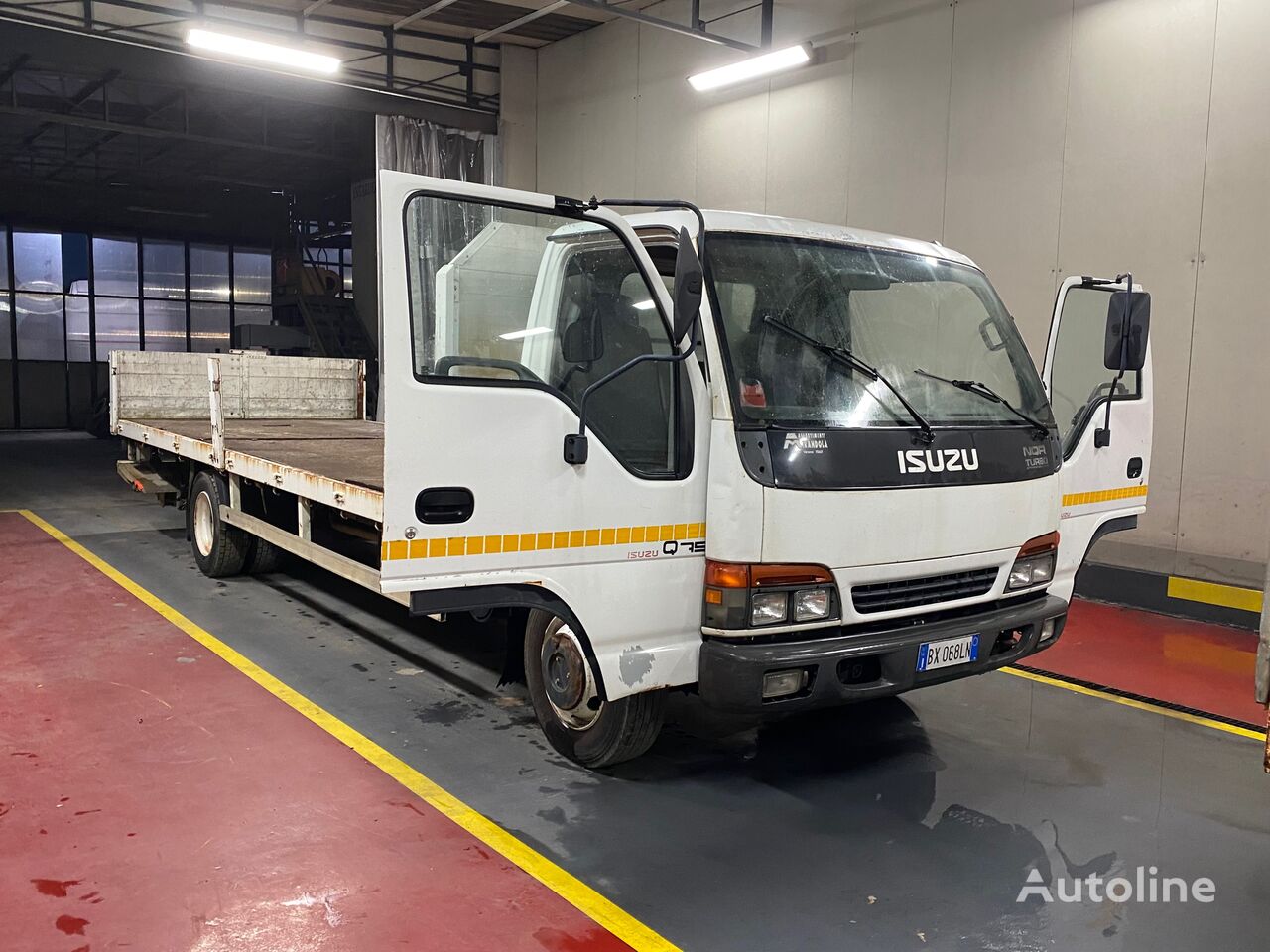 Isuzu 75 camión caja abierta