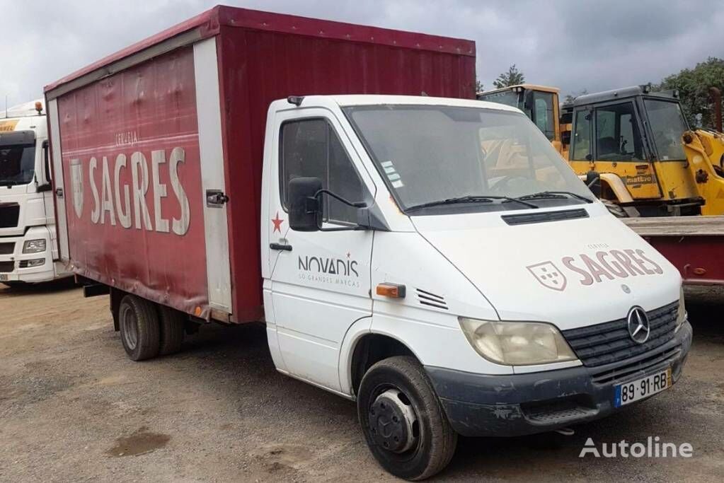 Mercedes-Benz 413 CDI camión con lona corredera