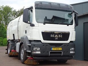 MAN TGS 18.360 WEGDEKREINIGER E5 BUCHER OLIFANT-70 camión para transporte de ganado