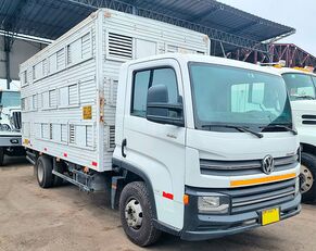 Volkswagen Delivery 6.160 camión para transporte de ganado