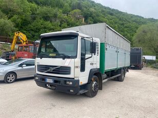 Volvo FL250  camión para transporte de ganado