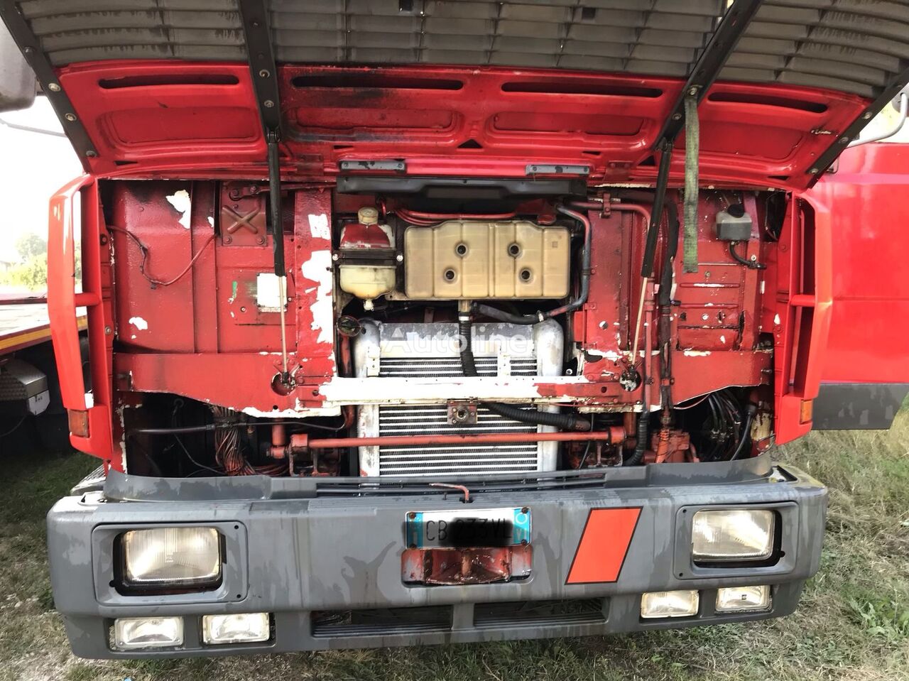 IVECO 190 36 camión toldo