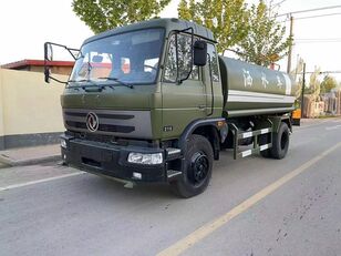 Dongfeng Commins 210  12cubic camión rociador de agua